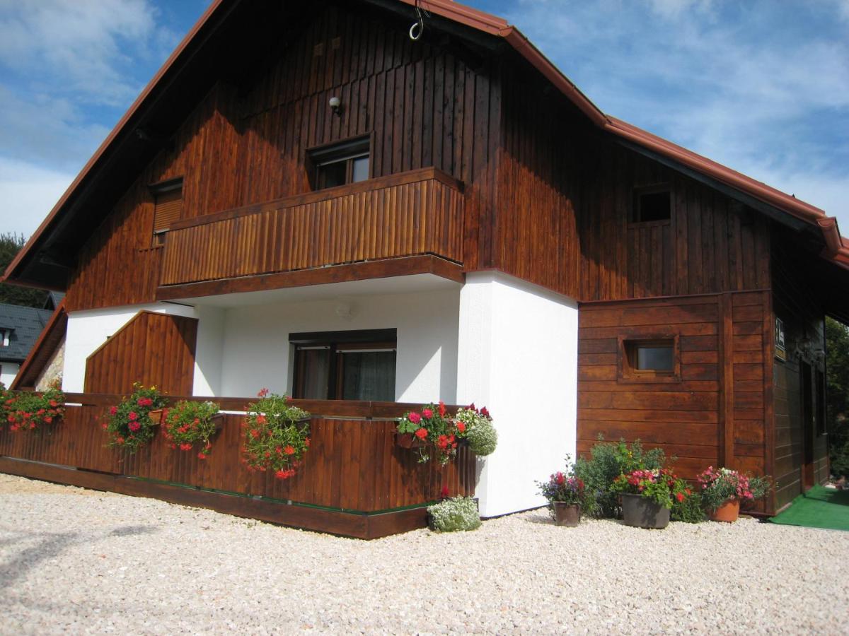 Sixteen Lakes Guest House 2 Jezerce Exterior foto